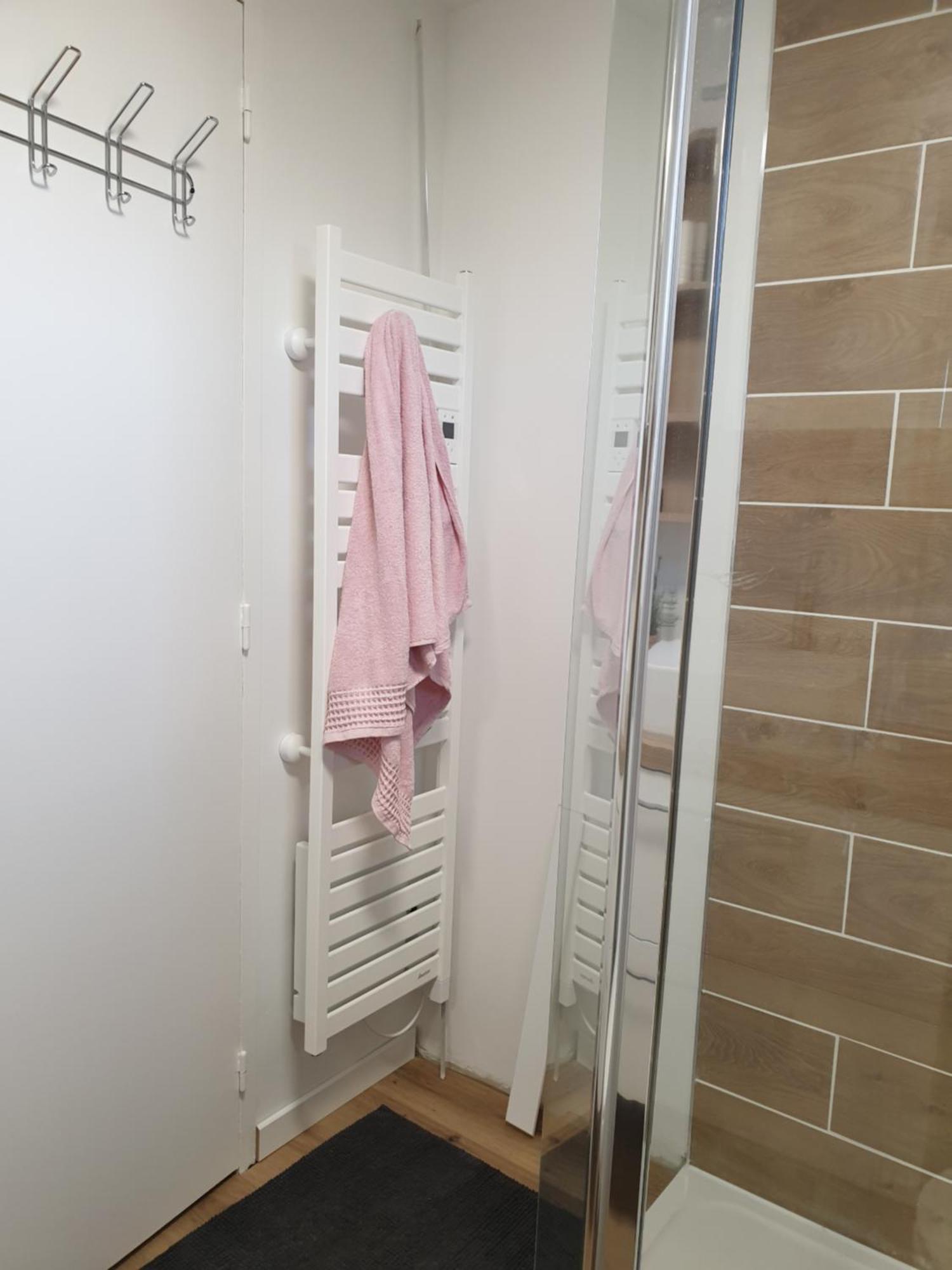 Chambre Privee Dans Petite Maison Typique Montivilliers Ngoại thất bức ảnh